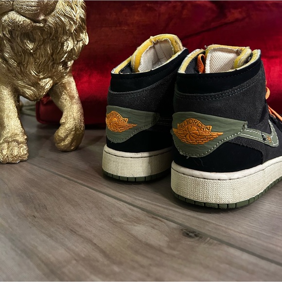 🔥🚨 Nike Air Jordan 1 Mid SE Craft (GS) Shoes Anthracite Olive Size 4Y - Picture 2 of 8